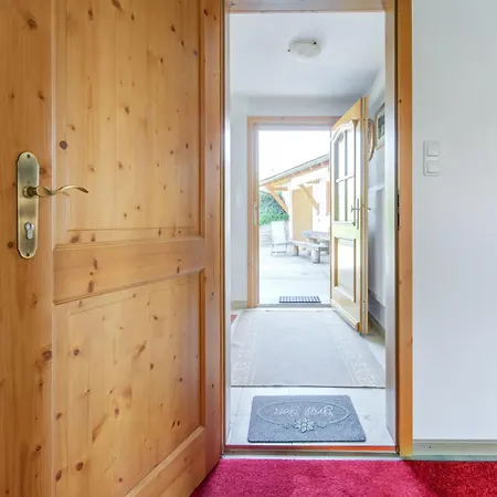 Apartment Flat In With Furnished Garden, Cleaning Included *